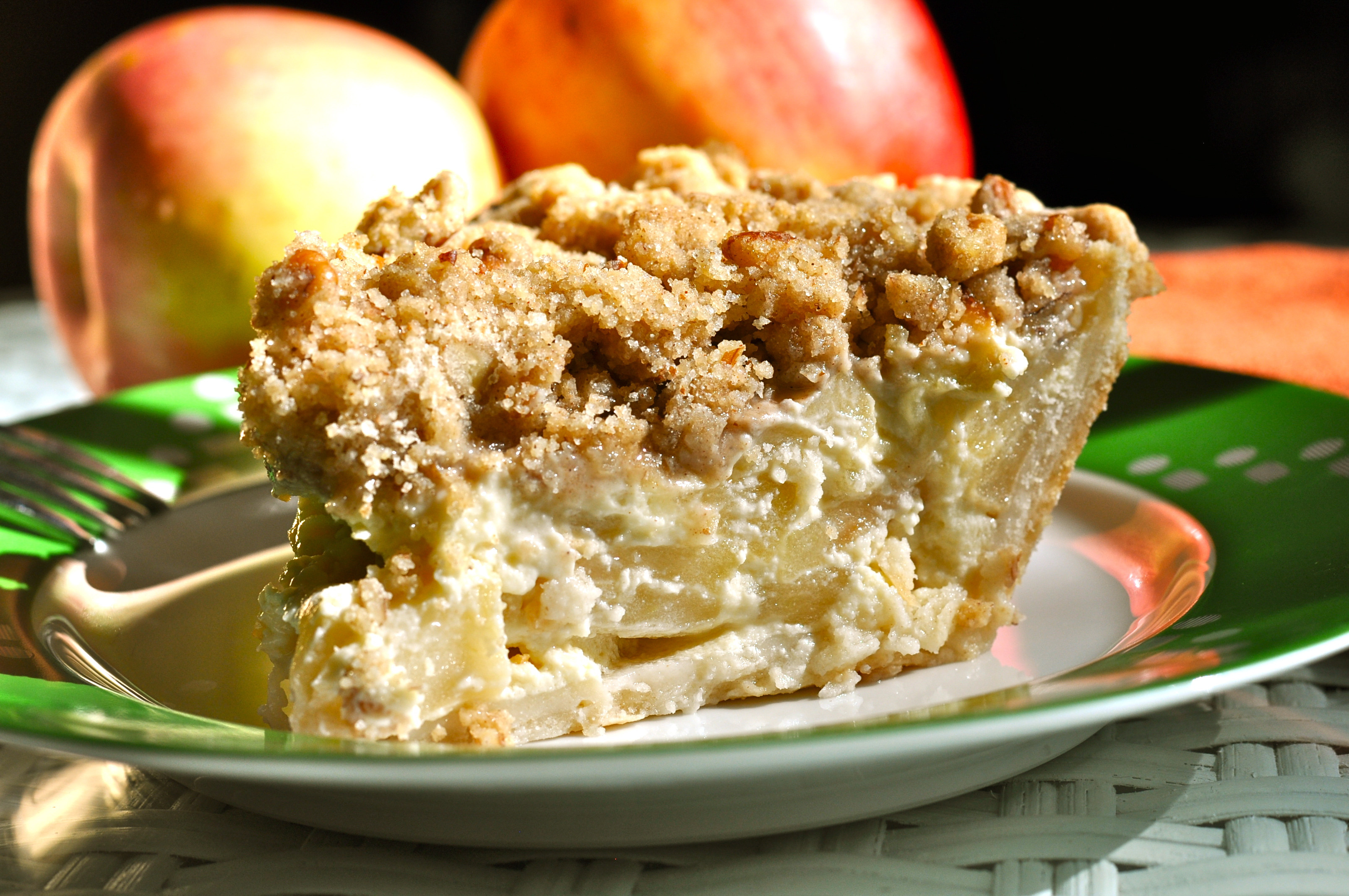 Sour Cream Apple Pie
 Pennsylvania Dutch Sour Cream Apple Pie from Ken Haedrich