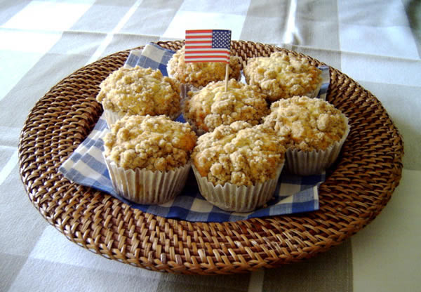 Sour Cream Coffee Cake Muffins
 Sour Cream Coffee Cake Muffins USA kulinarisch