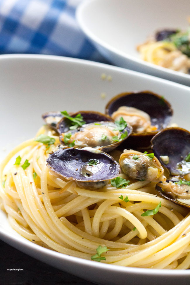 Spaghetti With White Clam Sauce
 Spaghetti with White Clam Sauce SugarLoveSpices