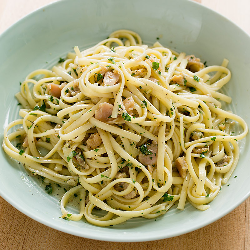 Spaghetti With White Clam Sauce
 Linguine with White Clam Sauce