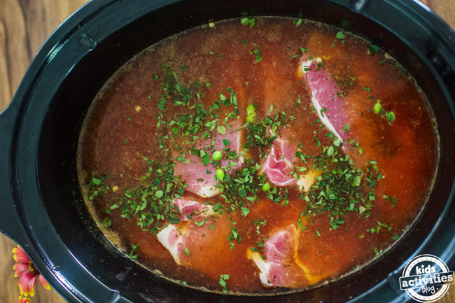 Spanish Pork Chops
 Slow Cooker Pork Chops with Spanish Rice