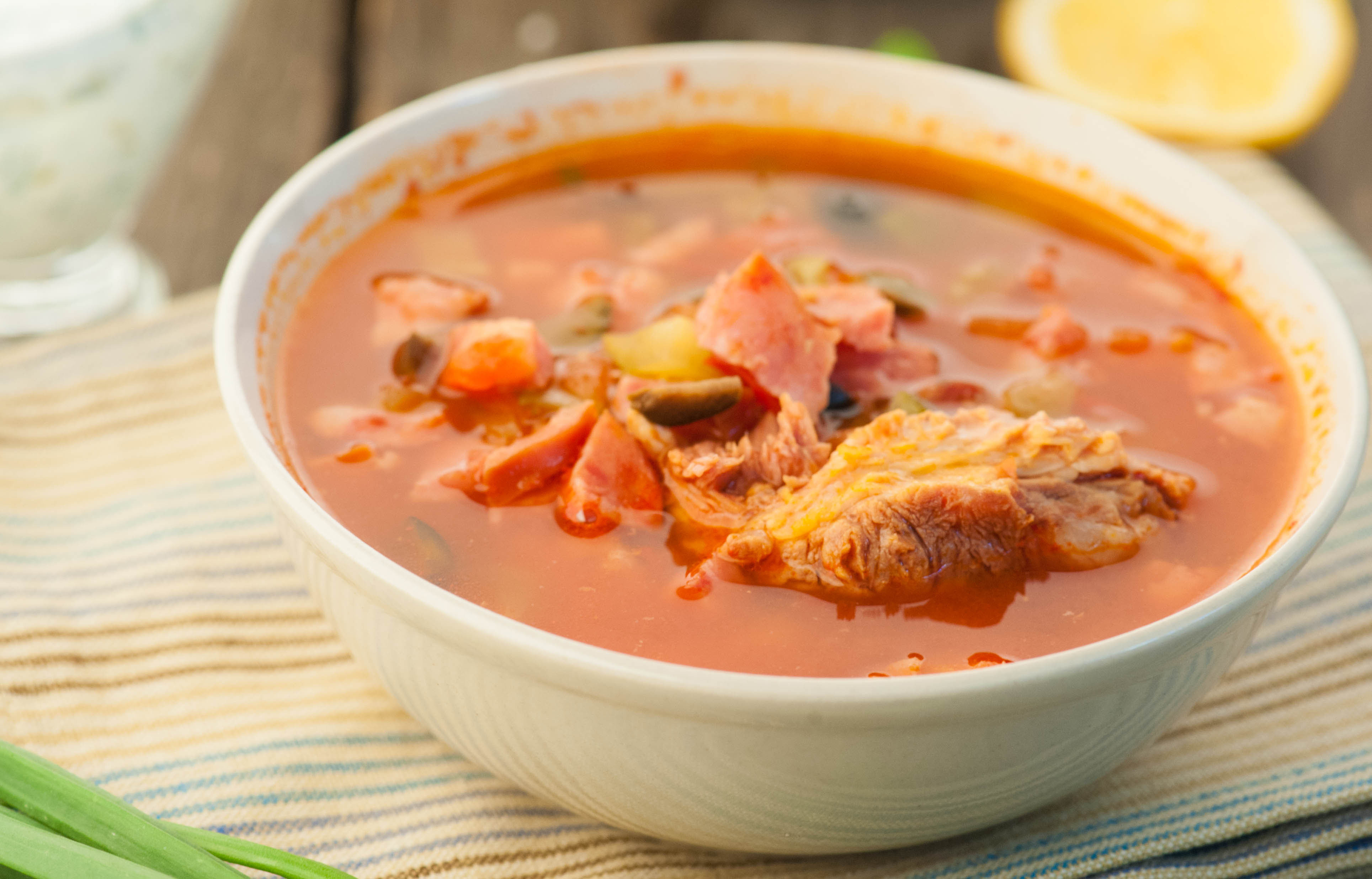 Суповая курица. Трек Chicken Soup. Spicy Soup. Суп Чикен ман. Двуглавая курица суп.