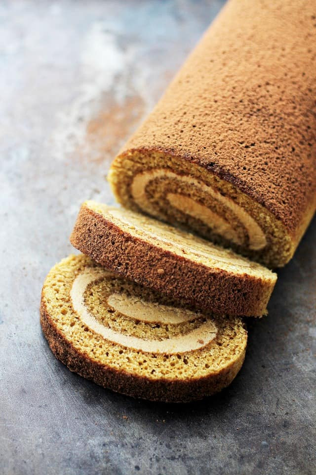 Sponge Cake Roll
 Tiramisu Cake Roll Recipe