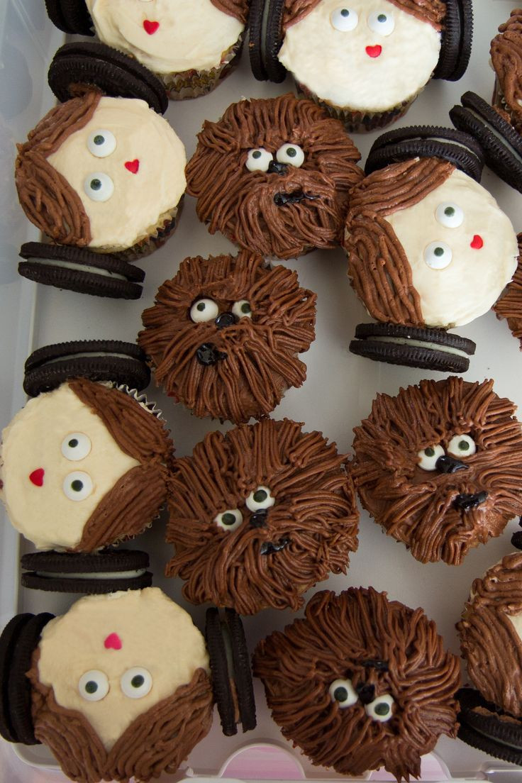 Star Wars Cupcakes
 12 of The Best Star Wars Party Food Ideas in The Galaxy