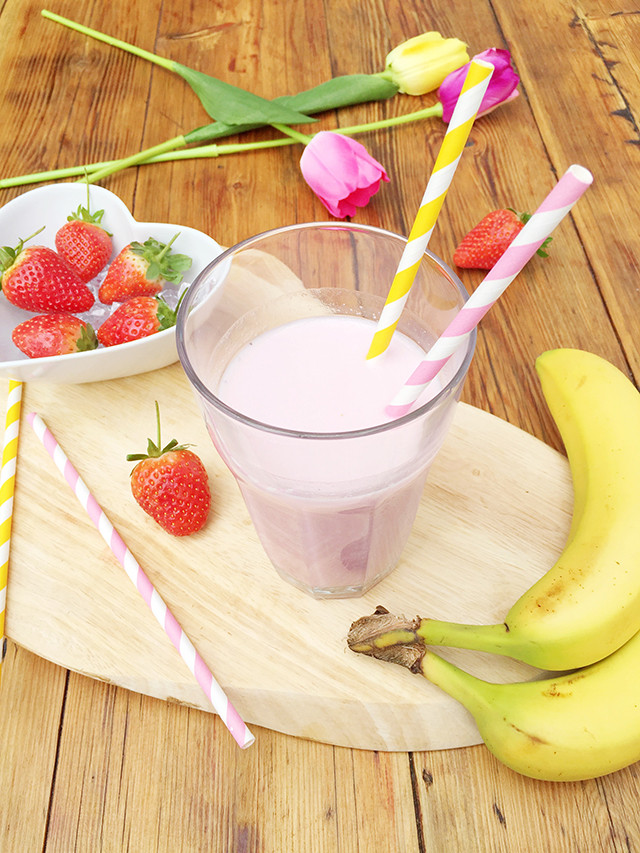 Strawberry Banana Protein Smoothies
 STRAWBERRY & BANANA PROTEIN SMOOTHIE RECIPE This Mama