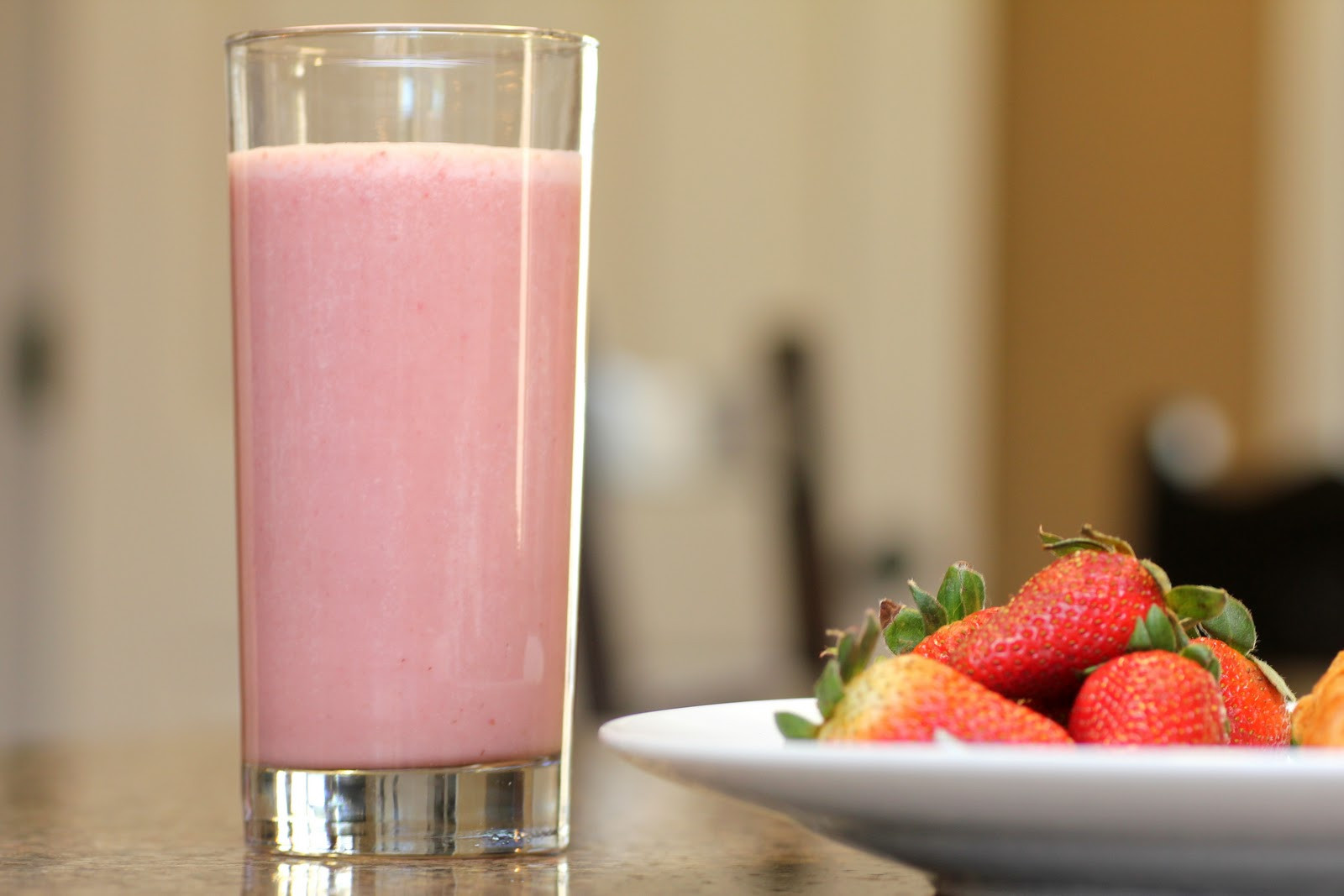 Strawberry Banana Protein Smoothies
 Protein Shakes The Pros and Cons