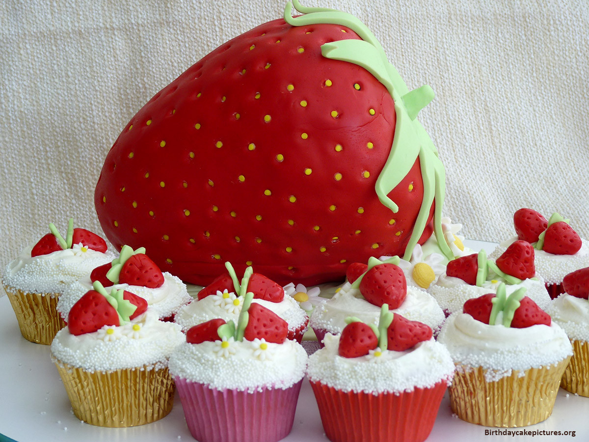 Strawberry Birthday Cake
 Chocolate Strawberry Birthday Cake Beautiful