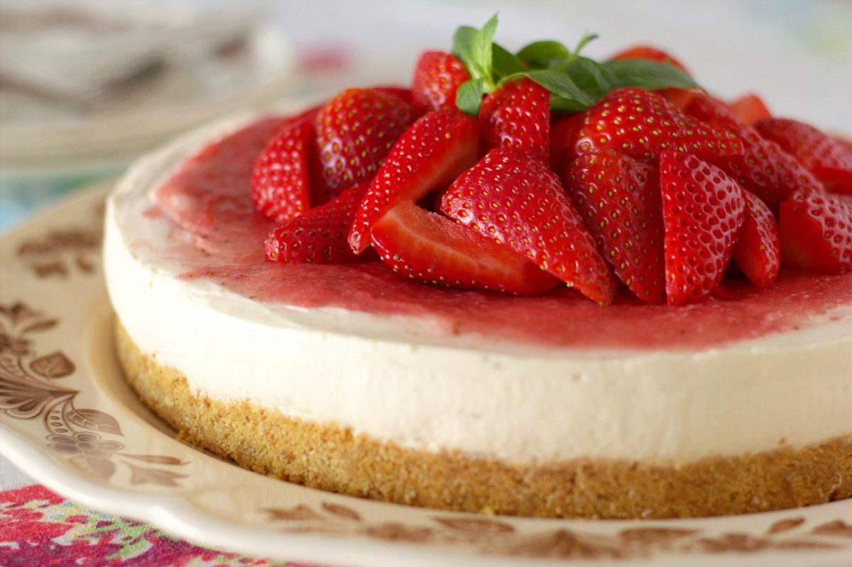 Strawberry Cheesecake Cake
 No bake strawberry cheesecake cake crumbs & beach sand