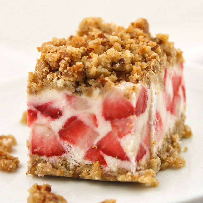 Strawberry Cream Cheese Graham Cracker Dessert
 Frozen strawberries and cream dessert — Pip and Ebby