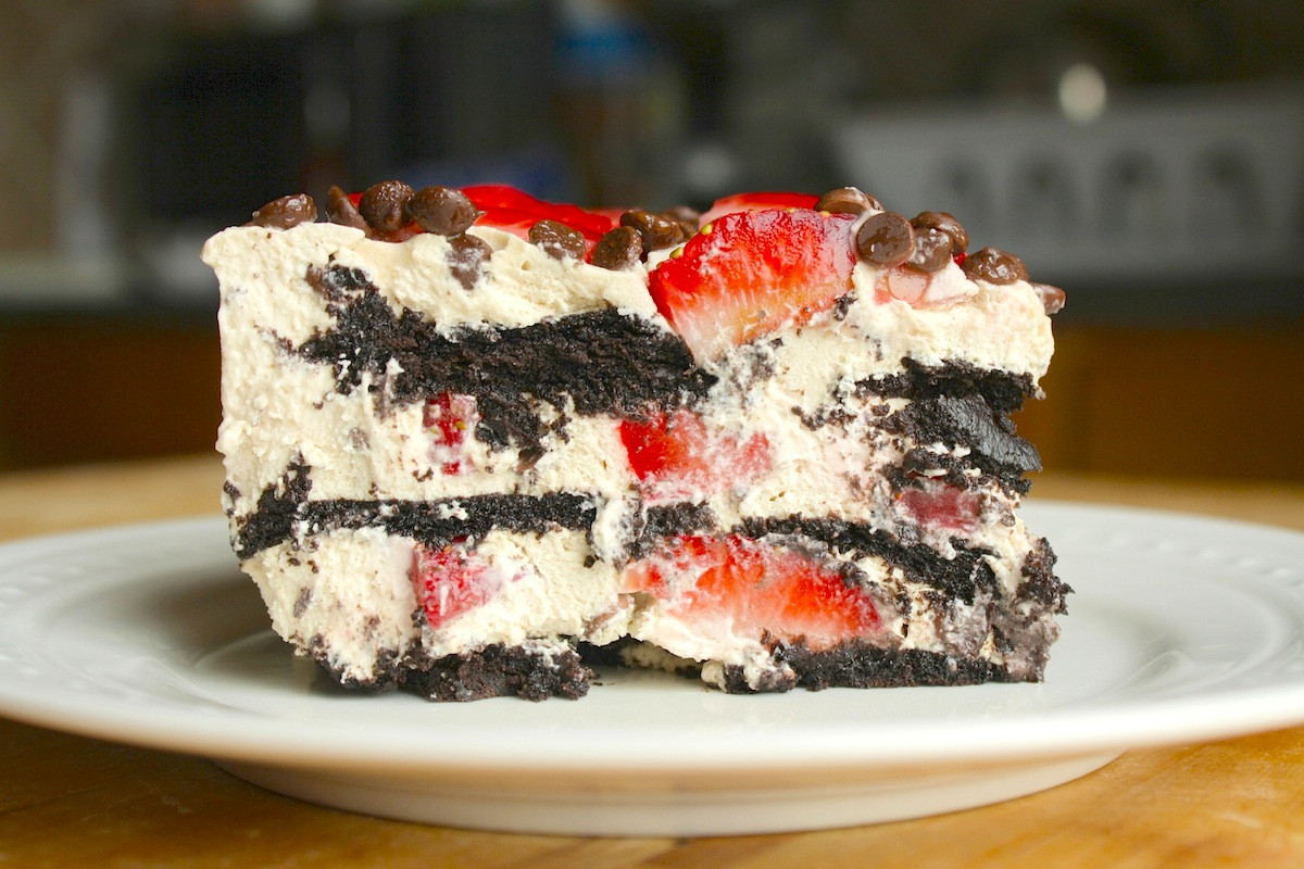 Strawberry Icebox Cake
 Chocolate Strawberry Icebox Cake