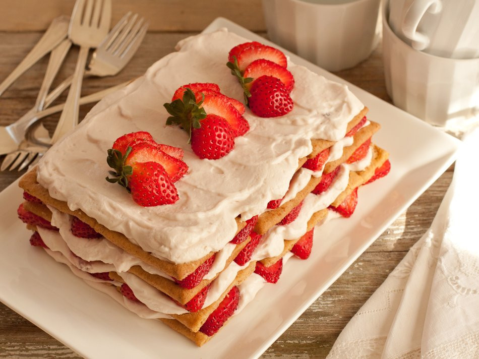 Strawberry Icebox Cake
 Strawberry Icebox Cake