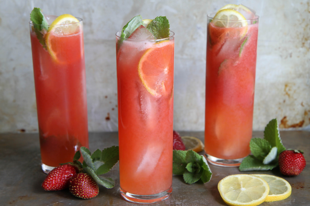 Strawberry Lemonade Vodka Drinks
 easy vodka lemonade recipe