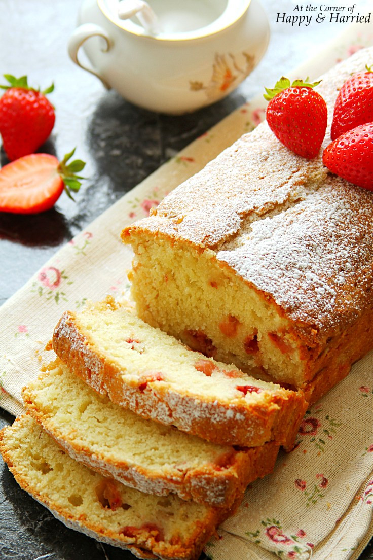 Strawberry Pound Cake
 20 Christmas Cakes & Cookies A Recipe Roundup