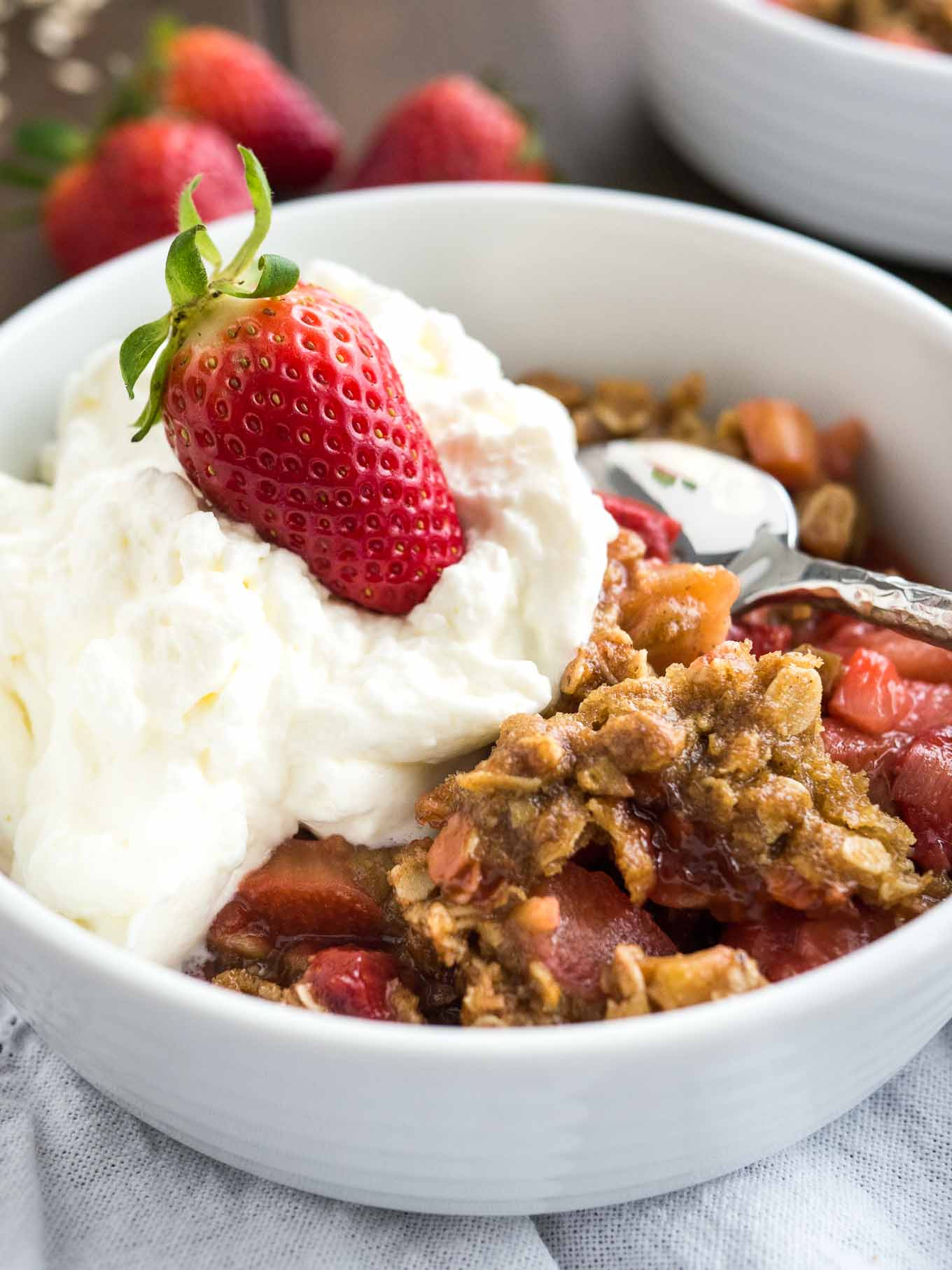 Strawberry Rubarb Dessert
 Easy Strawberry Rhubarb Crisp Recipe Prepped in less than