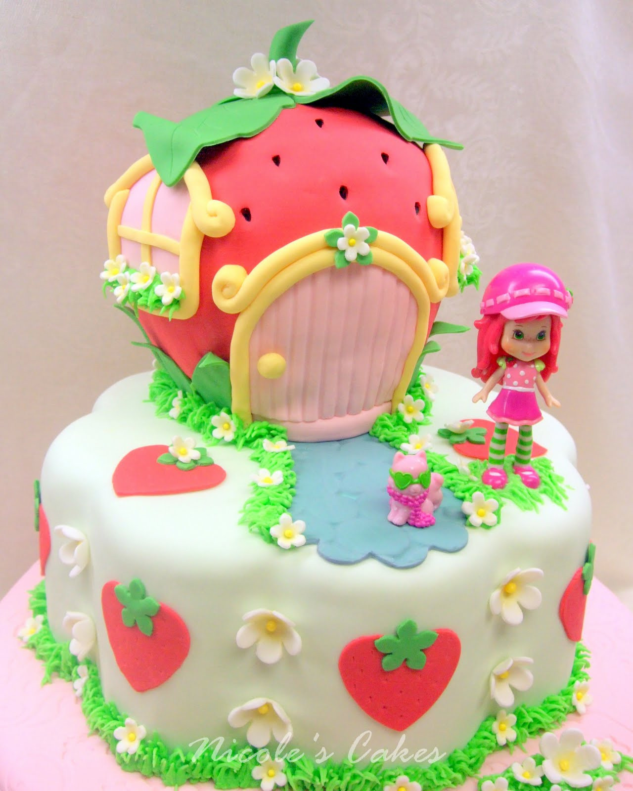 Strawberry Shortcake Birthday Cake
 Birthday Cakes A Berry Beautiful Strawberry Shortcake
