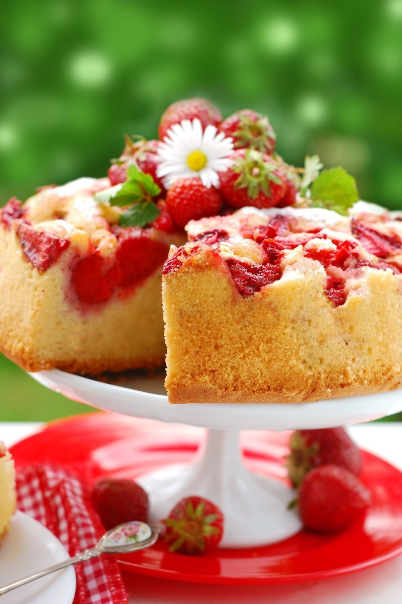 Strawberry Upside Down Cake
 Fresh Strawberry Upside Down Cake