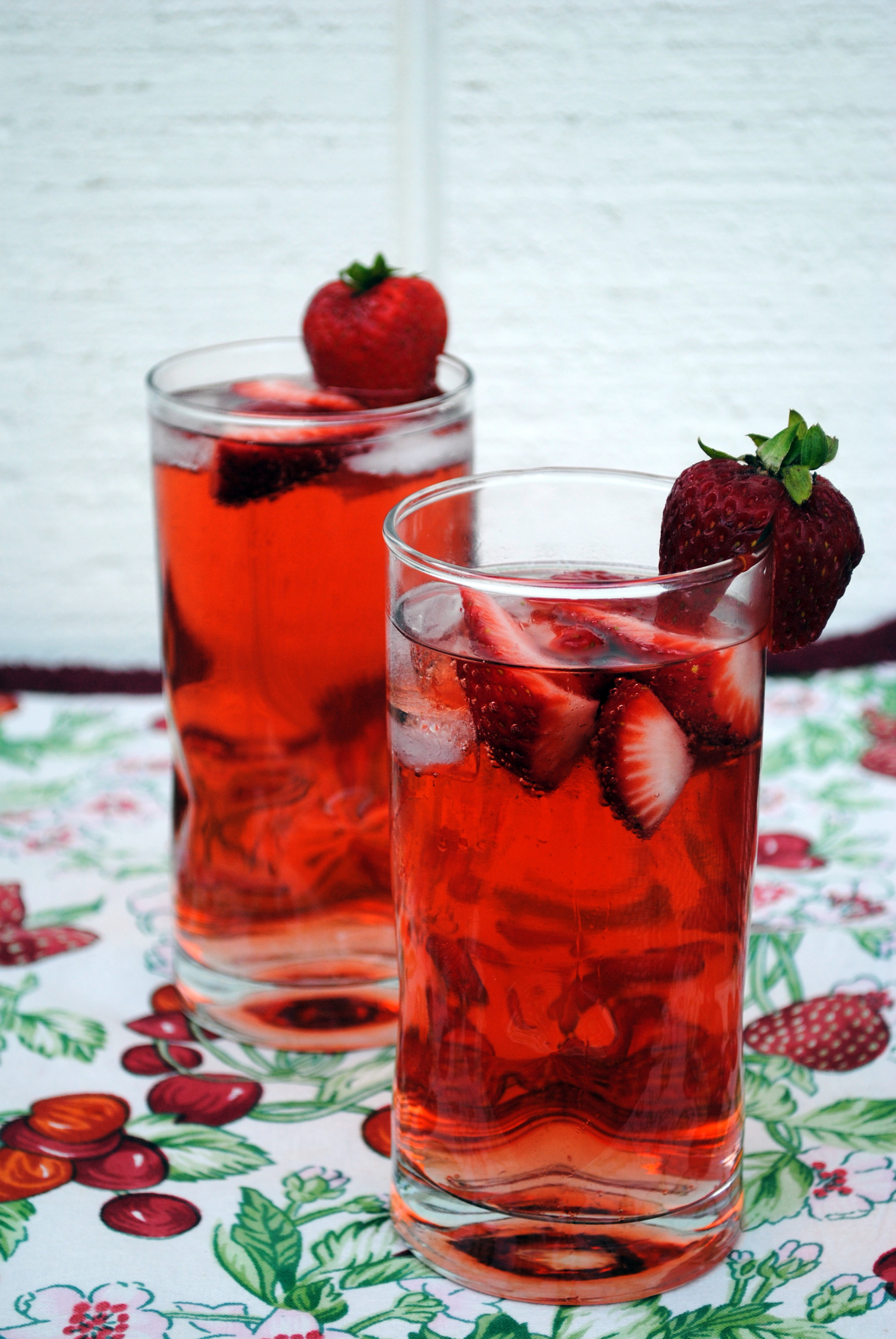 Strawberry Vodka Drinks
 Thirsty Thursday Strawberry Vodka Lemonade