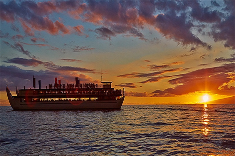 Sunset Dinner Cruise
 Alii Kai Sunset Dinner Cruise Honolulu