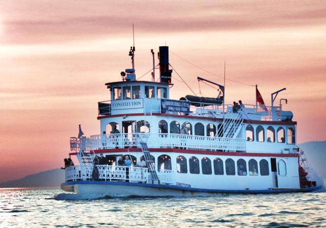 Sunset Dinner Cruise
 Lunch and dinner cruises Sunset Dinner Cruise on the