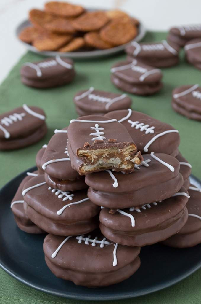 Super Bowl Desserts Easy
 Super Bowl Party Cake Recipes & No Bake Chocolate Desserts