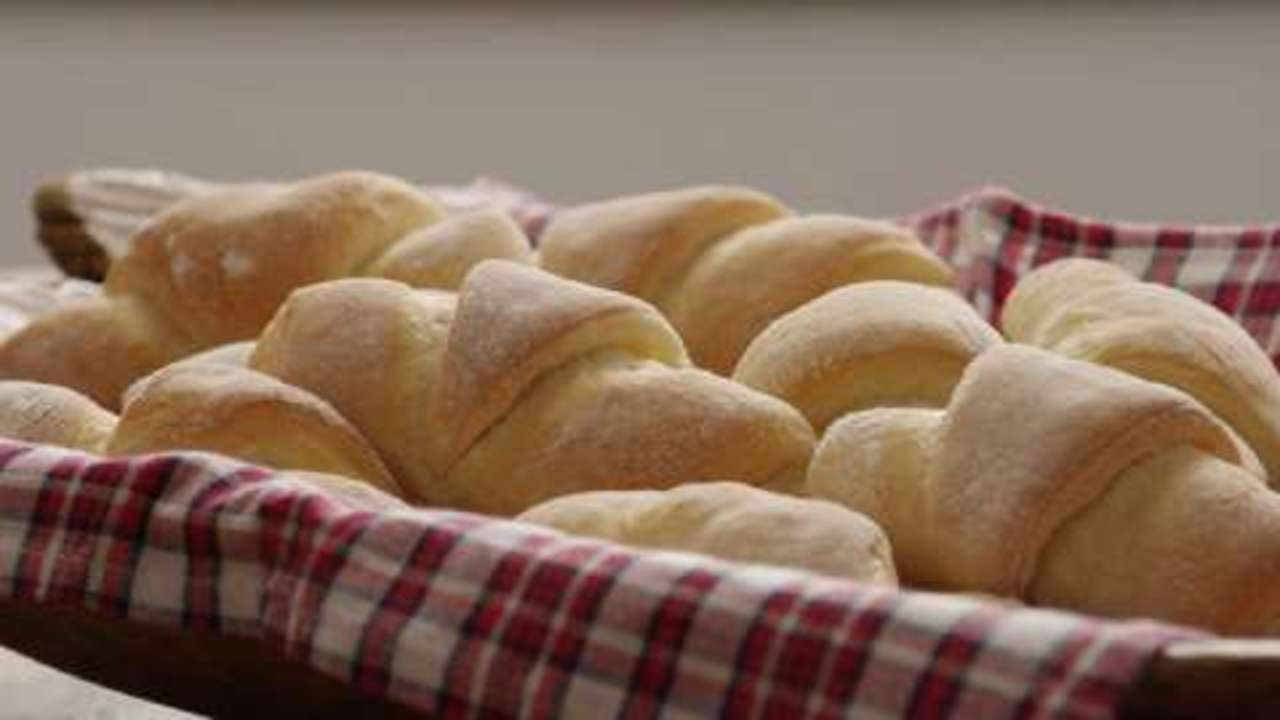 Sweet Dinner Rolls Recipe
 Sweet Dinner Rolls Video Allrecipes