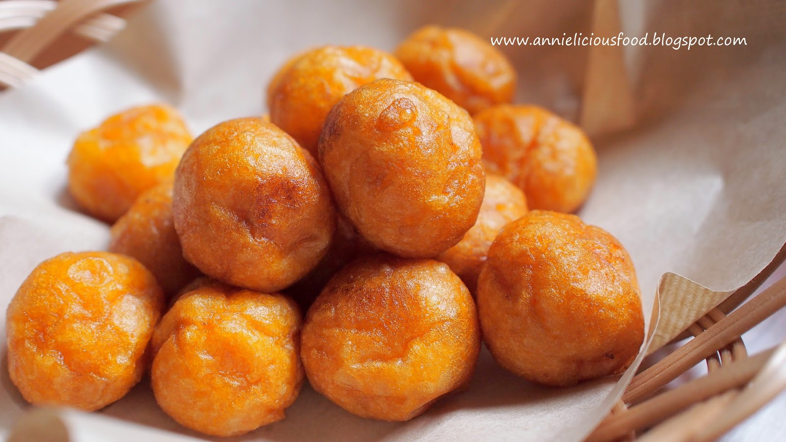 Sweet Potato Balls
 Annielicious Food Fried Sweet Potato Balls 炸番薯蛋 MFF