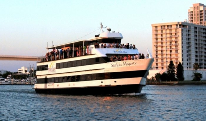 Tampa Dinner Cruise
 Tampa Sightseeing Cruise Xperience Days