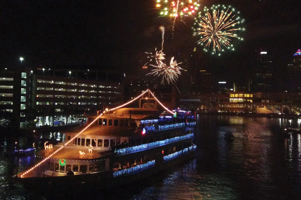 Tampa Dinner Cruise
 TICKETS New Year s Eve Fireworks Dinner Cruise