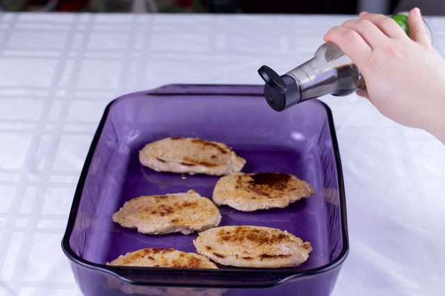 Thin Pork Chops In Oven
 The Best Ways to Bake Thin Pork Chops