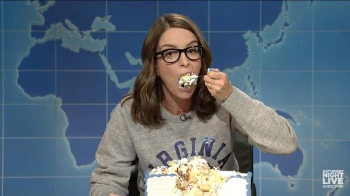 Tina Fey Sheet Cake
 Tina Fey Stress Eating A Sheet Cake To Cope With 2017 Is