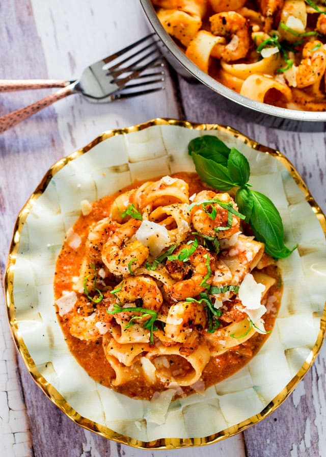 Tomato Alfredo Sauce
 Cajun Shrimp with Tomato Alfredo Pasta Jo Cooks