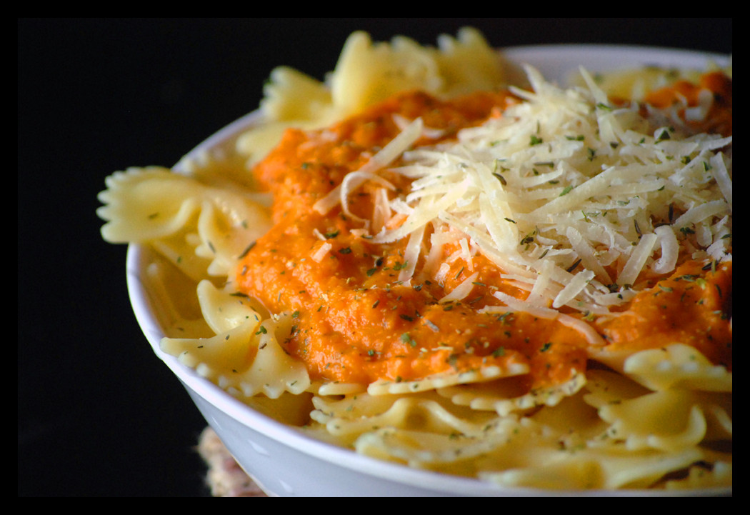 Tomato Alfredo Sauce
 Roz Ka Khana Ve arian Pasta Farfalle with Tomato