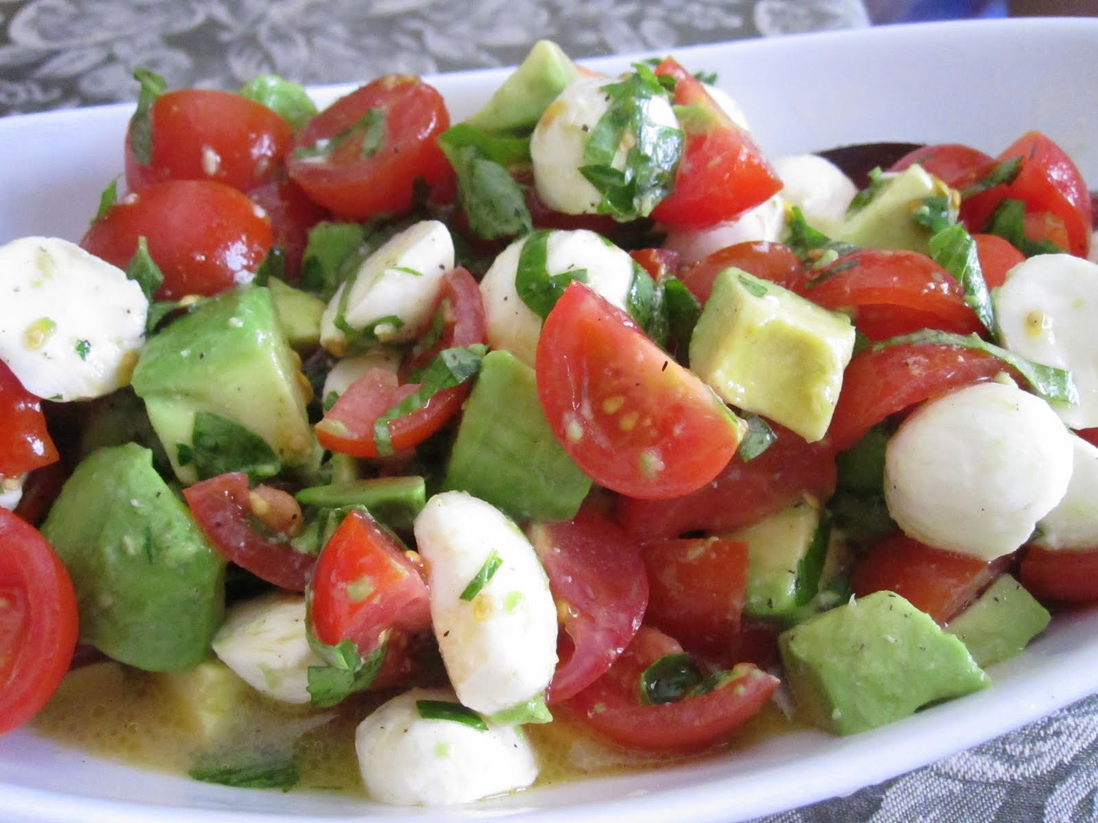 Tomato And Mozzarella Salad
 Elizabeth s Dutch Oven Mozzarella Tomato and Avocado Salad