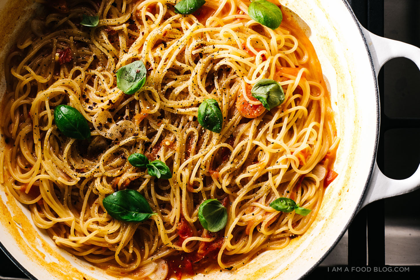 Tomato Basil Pasta
 e Pot Pasta Tomato Basil and Burrata Spaghetti · i am