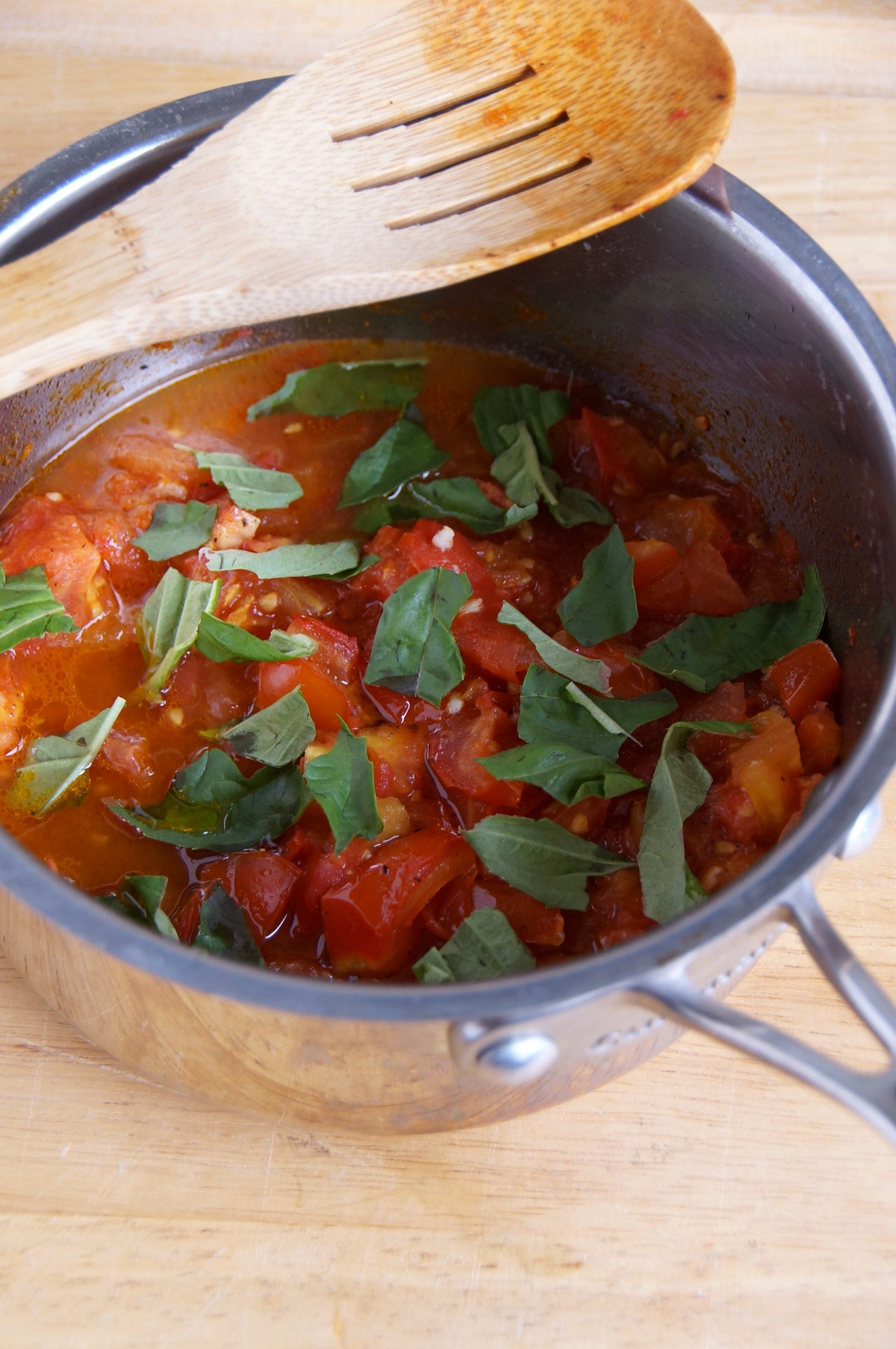 Tomato Basil Pasta Sauce
 Homemade Tomato Basil Pasta Sauce