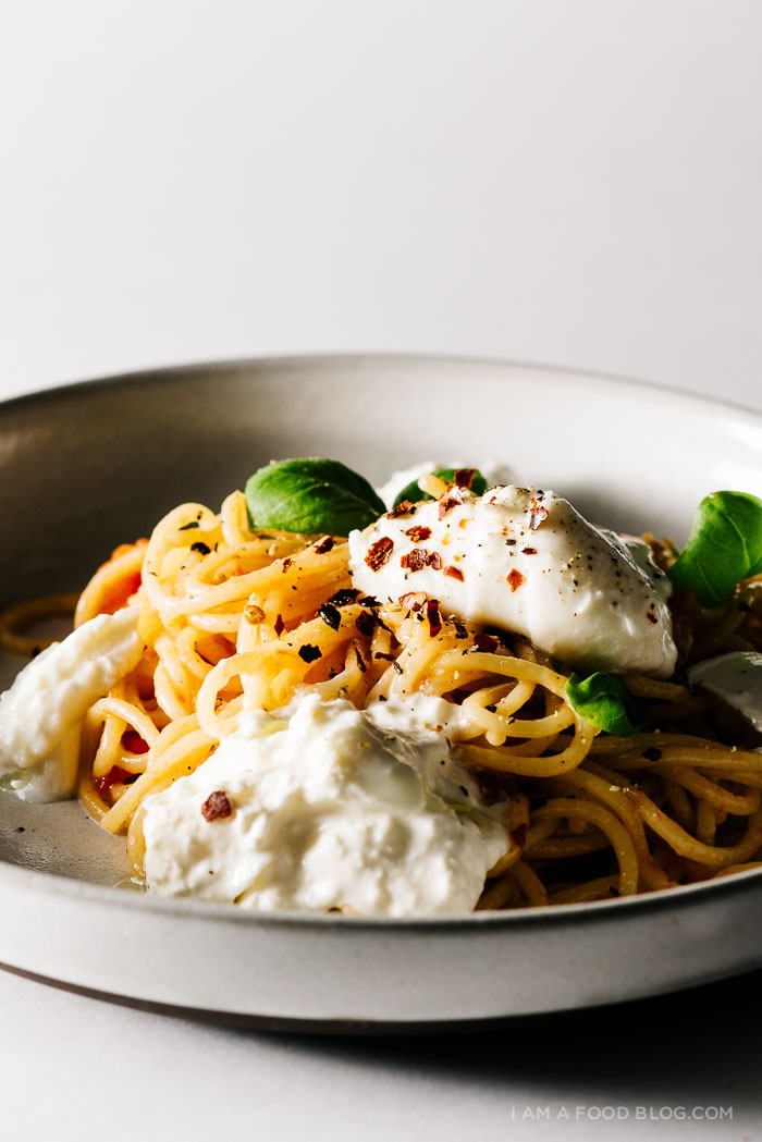 Tomato Basil Pasta
 e Pot Pasta Tomato Basil and Burrata Spaghetti · i am