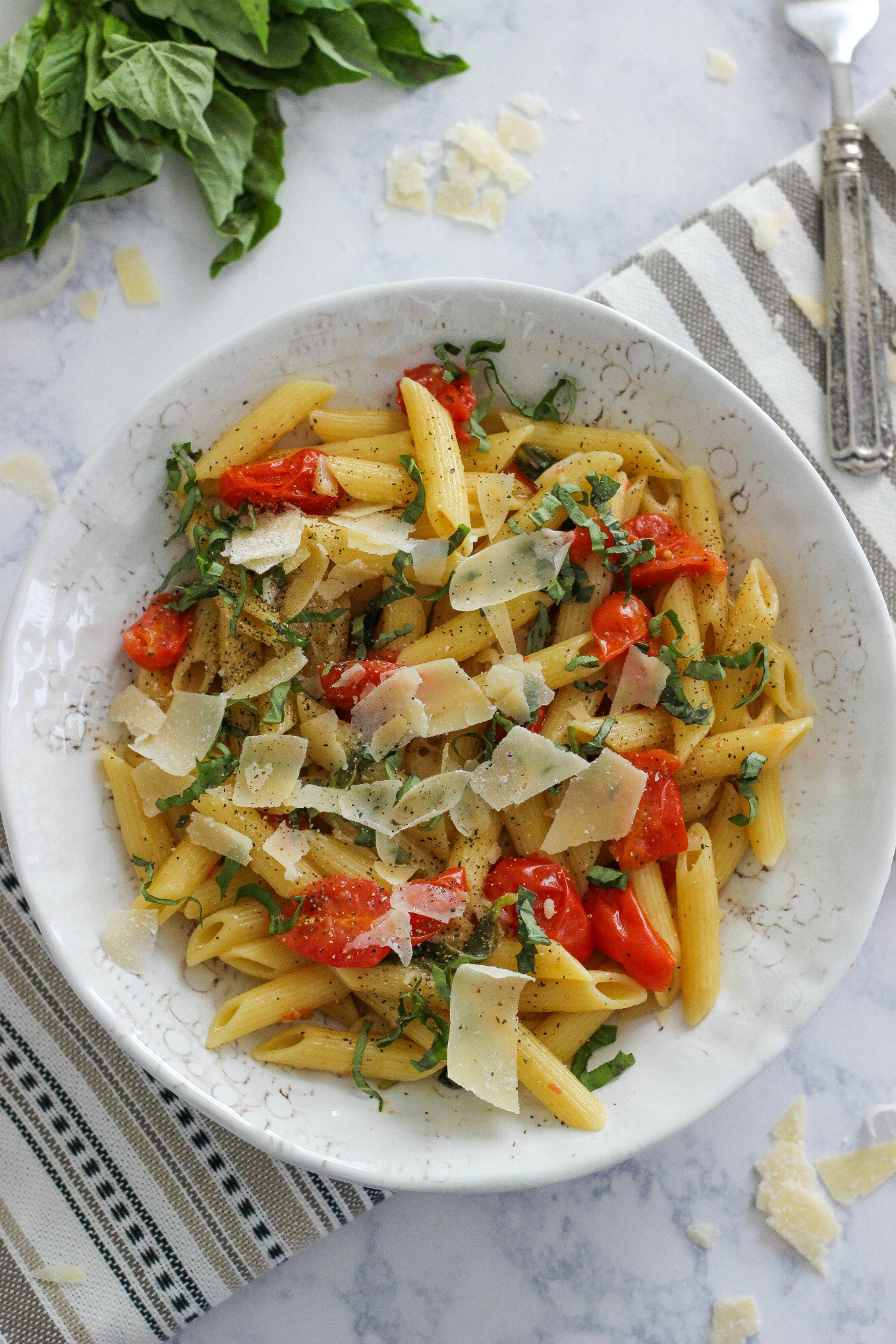 Tomato Basil Pasta
 simple tomato basil pasta