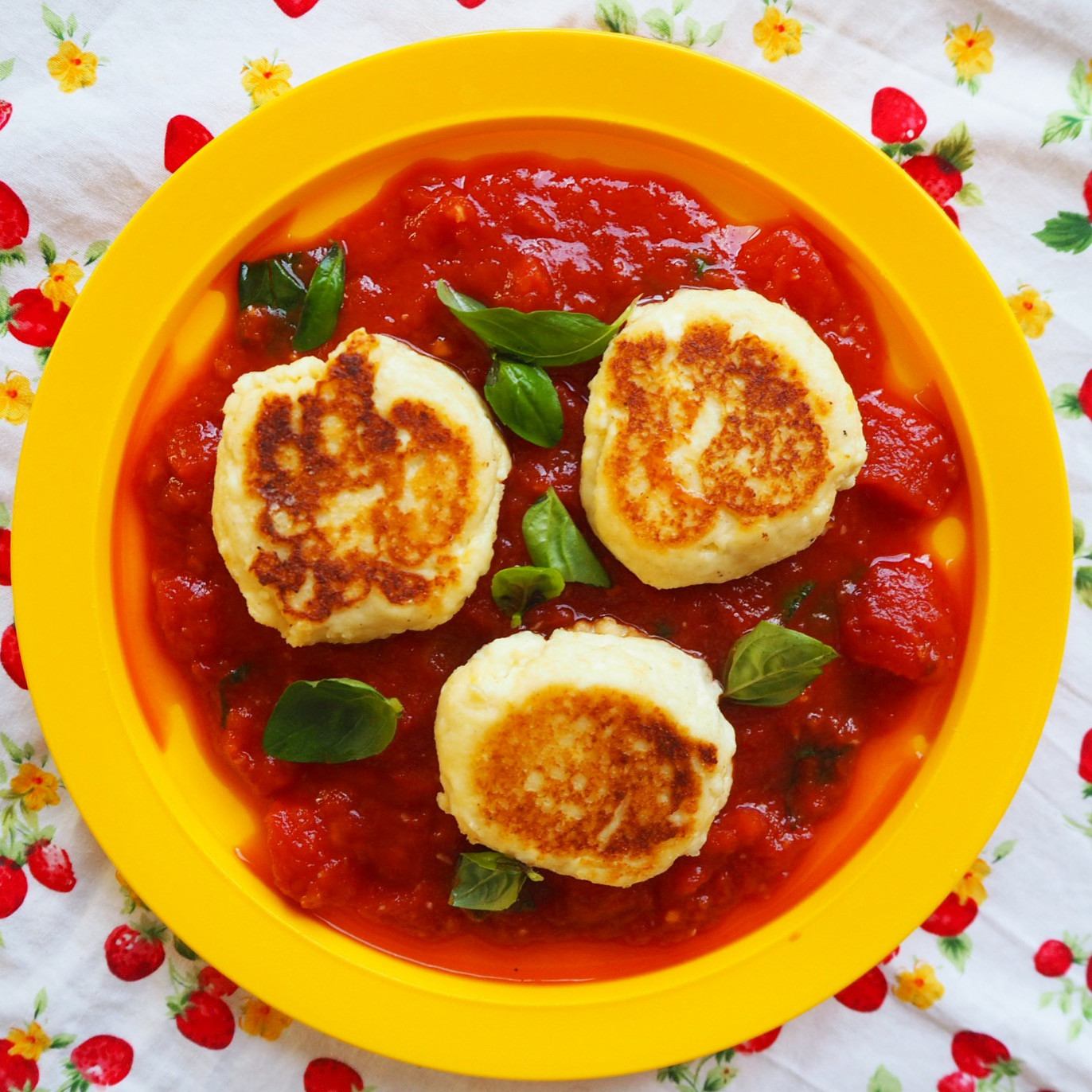 Tomato Basil Sauce
 ricotta fritters w’ tomato basil sauce