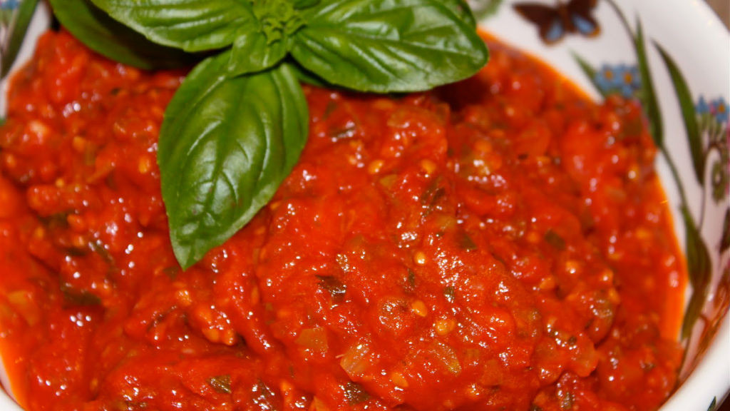 Tomato Sauce With Fresh Tomatoes
 Secret Italian Recipe for Making Fresh Tomato Sauce
