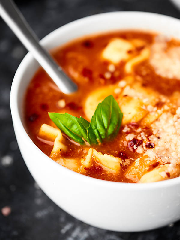 Tomato Tortellini Soup
 Easy Slow Cooker Recipes for Winter Some Healthy Gluten