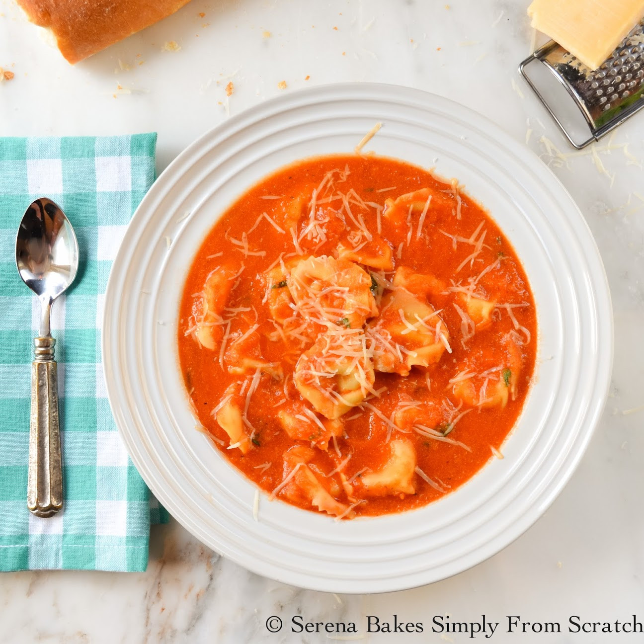 Tomato Tortellini Soup
 Creamy Tomato Tortellini Soup