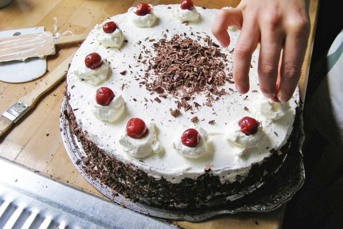 Top 10 Desserts In The World
 The Best Dessert In 22 Countries Around The World