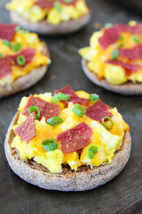 Tops Breakfast Pizza
 35 Easy Breakfast Recipes for a Top Notch Morning