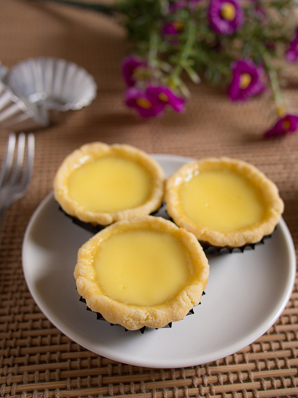 Traditional Chinese Desserts
 Hong Kong egg tarts Dessert Tales