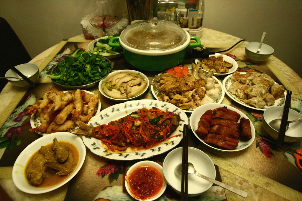 Traditional New Year'S Dinner
 Chinese New Year Reunion Dinner