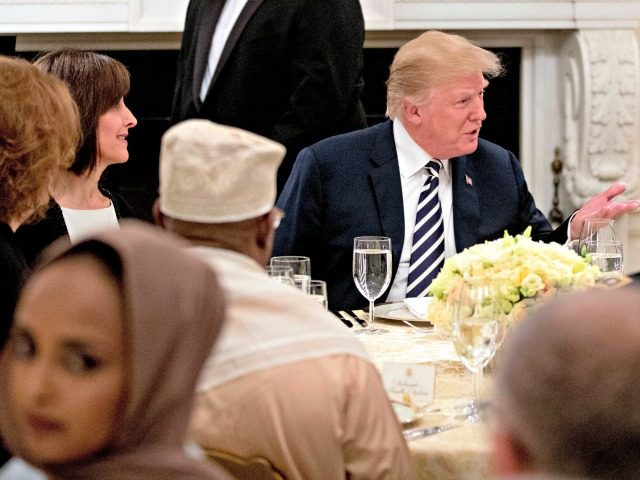 Trump Ramadan Dinner
 ‘Ramadan Mubarak’ — Donald Trump Wel es Muslims to the