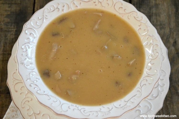 Turkey Neck Gravy
 gravy from turkey neck and giblets