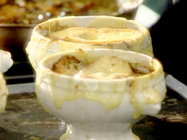 Tyler Florence French Onion Soup
 1000 ideas about Classic French ion Soup on Pinterest