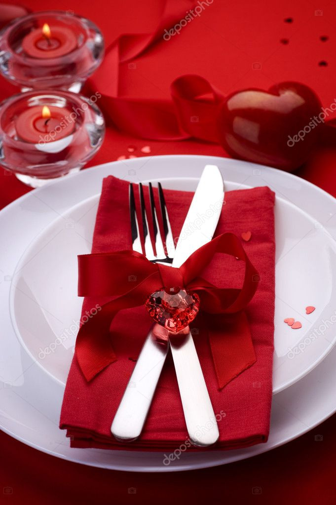 Valentine'S Day Dinner
 Romantic Dinner Place setting for Valentine s Day — Stock