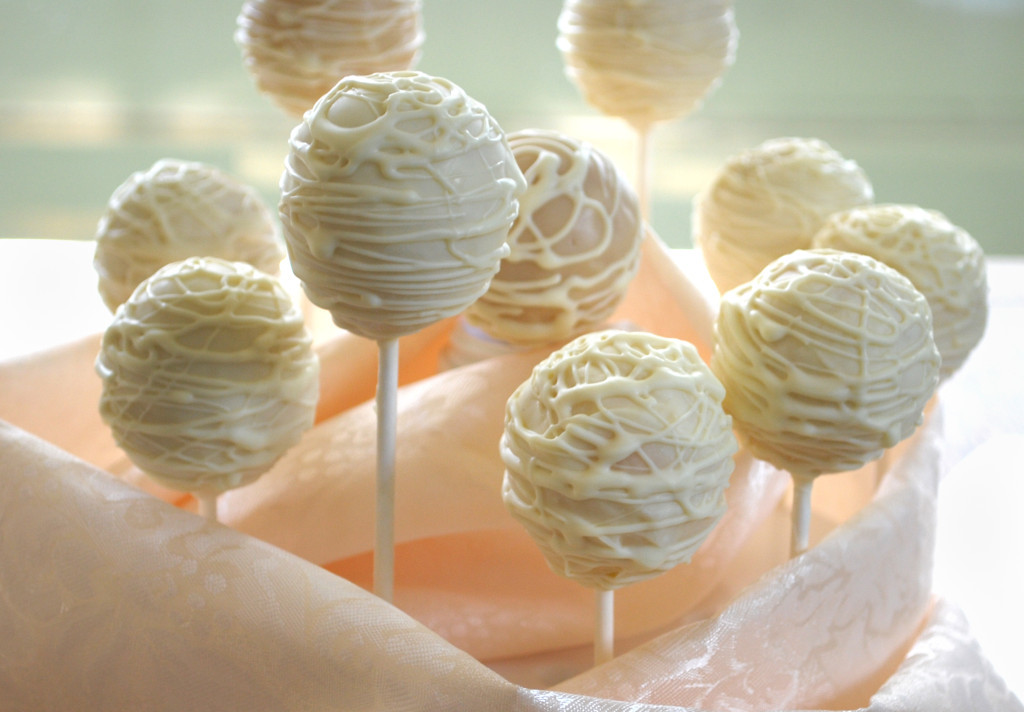 Vanilla Cake Pop Recipe
 Vanilla Cake Pops